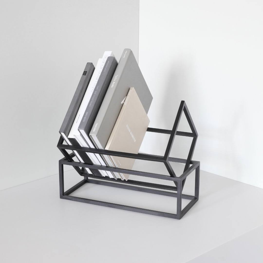 Black Book Stand Y94115