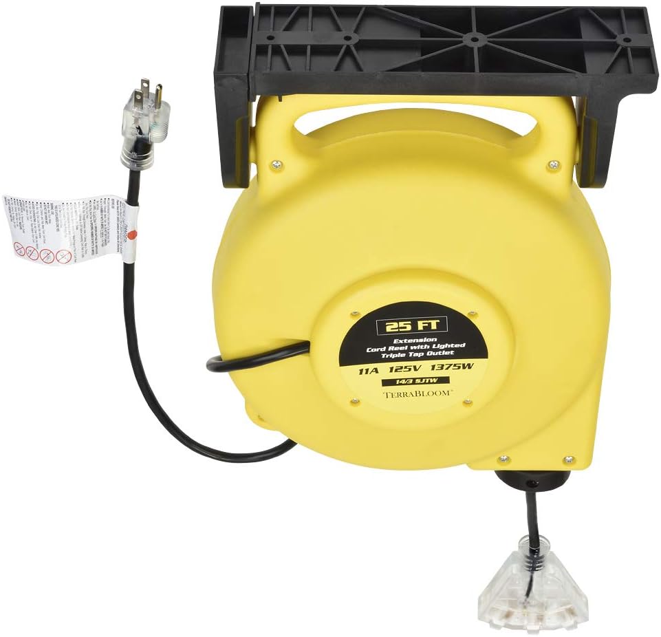25 Ft Retractable Extension Cord Reel with 3 Outlets O782429