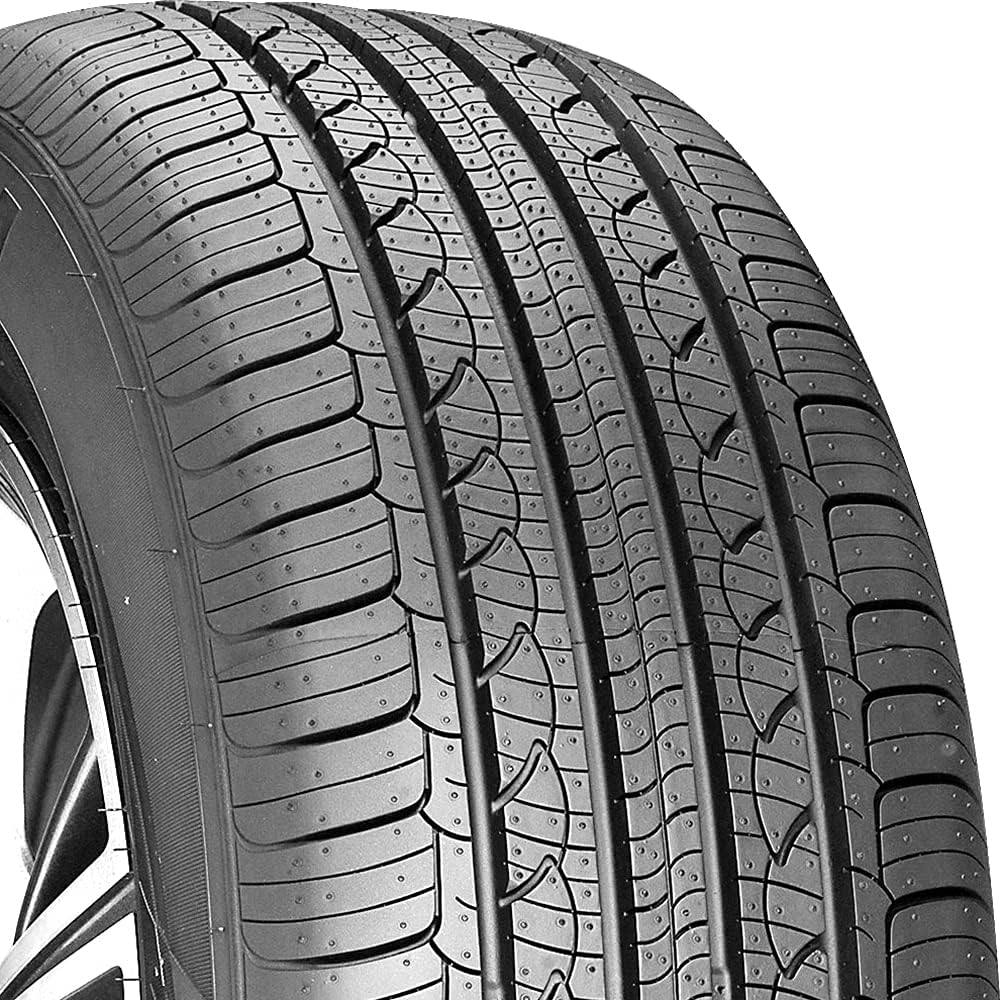 205/55R17 91H All-Season Tire S903