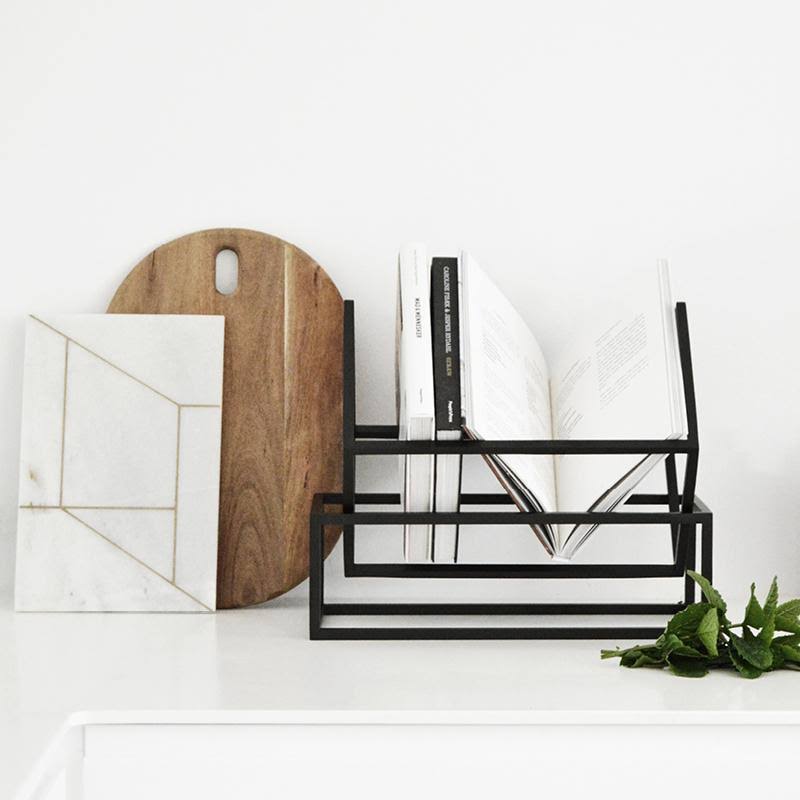 Black Book Stand Y94115
