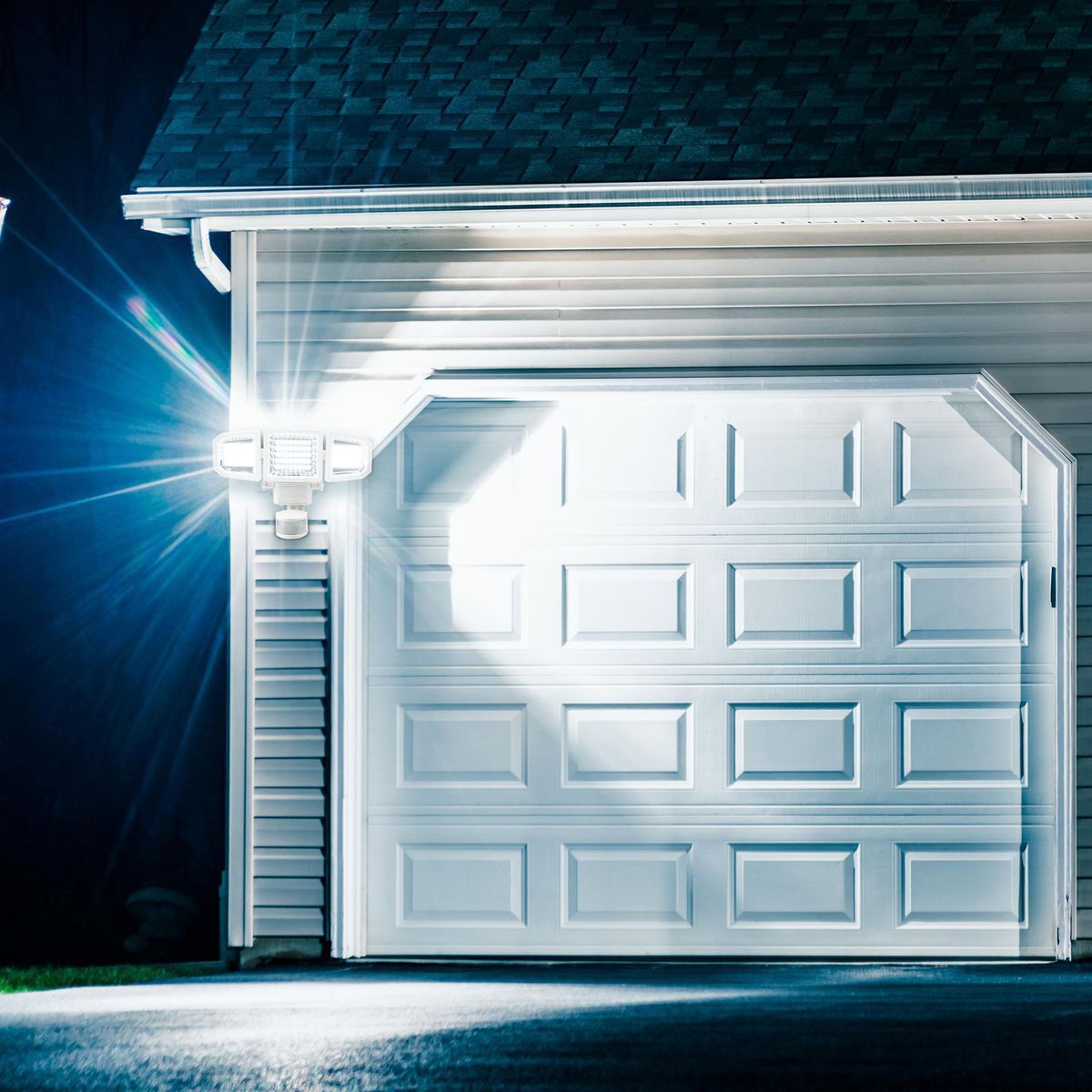 2850 Lumen Triple Head LED Solar Security Light K13767