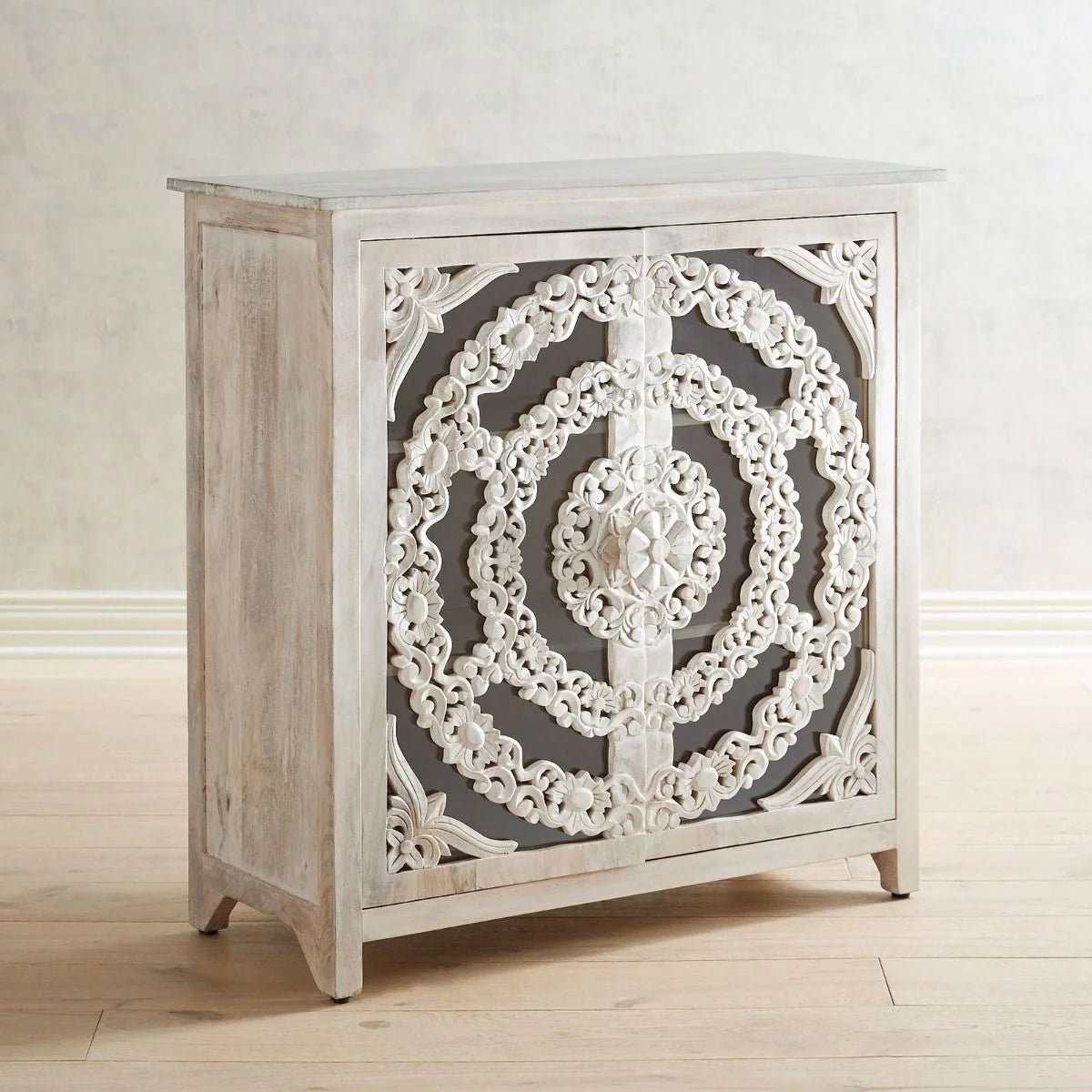 Arched Floral Carved Glass Door Sideboard V6242